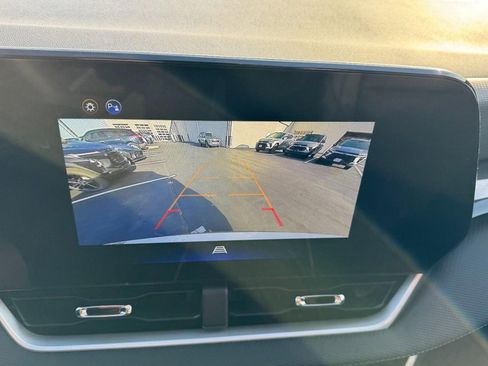 New 2026 Chevrolet Equinox LT w/ Convenience Package II FWD image 41