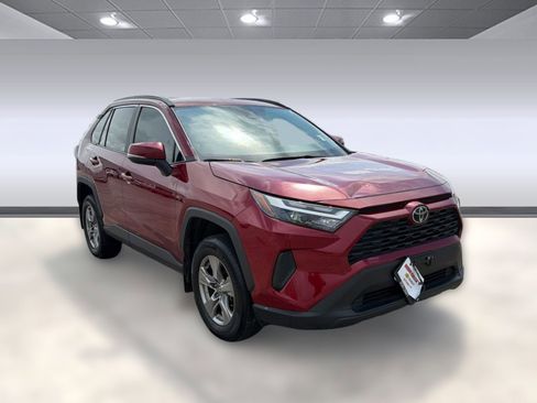 Used 2024 Toyota RAV4 XLE w/ Convenience Package image 6