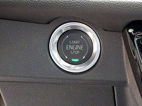 Used 2024 Chevrolet Traverse Z71 AWD/4WD image 25