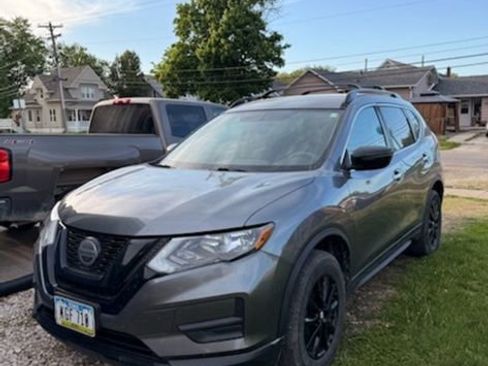 Used 2018 Nissan Rogue SV AWD/4WD image 2