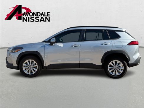 Used 2022 Toyota Corolla Cross LE image 3