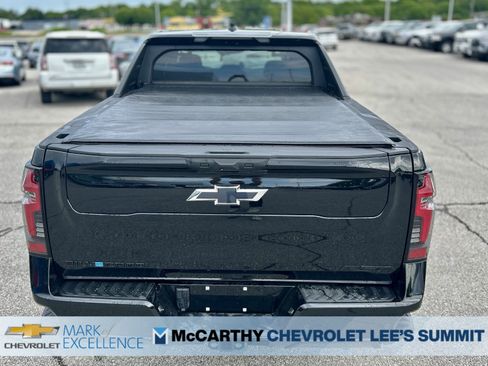 New 2024 Chevrolet Silverado EV RST image 9