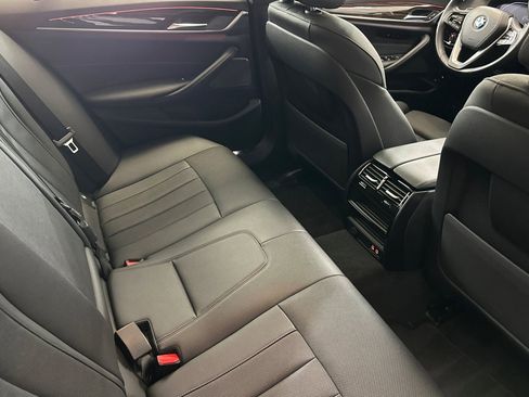 Certified 2023 BMW 530e w/ Premium Package image 31