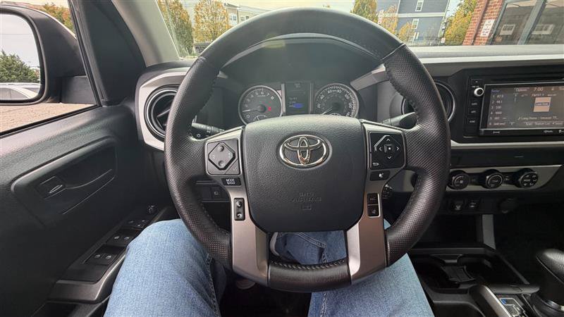 Used 2019 Toyota Tacoma SR5 AWD/4WD image 32