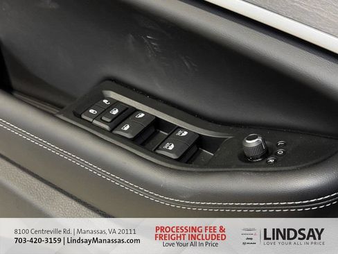 New 2025 Jeep Grand Cherokee Limited w/ Luxury Tech Group II AWD/4WD image 34