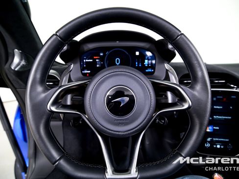 Used 2025 McLaren Artura Spider image 16