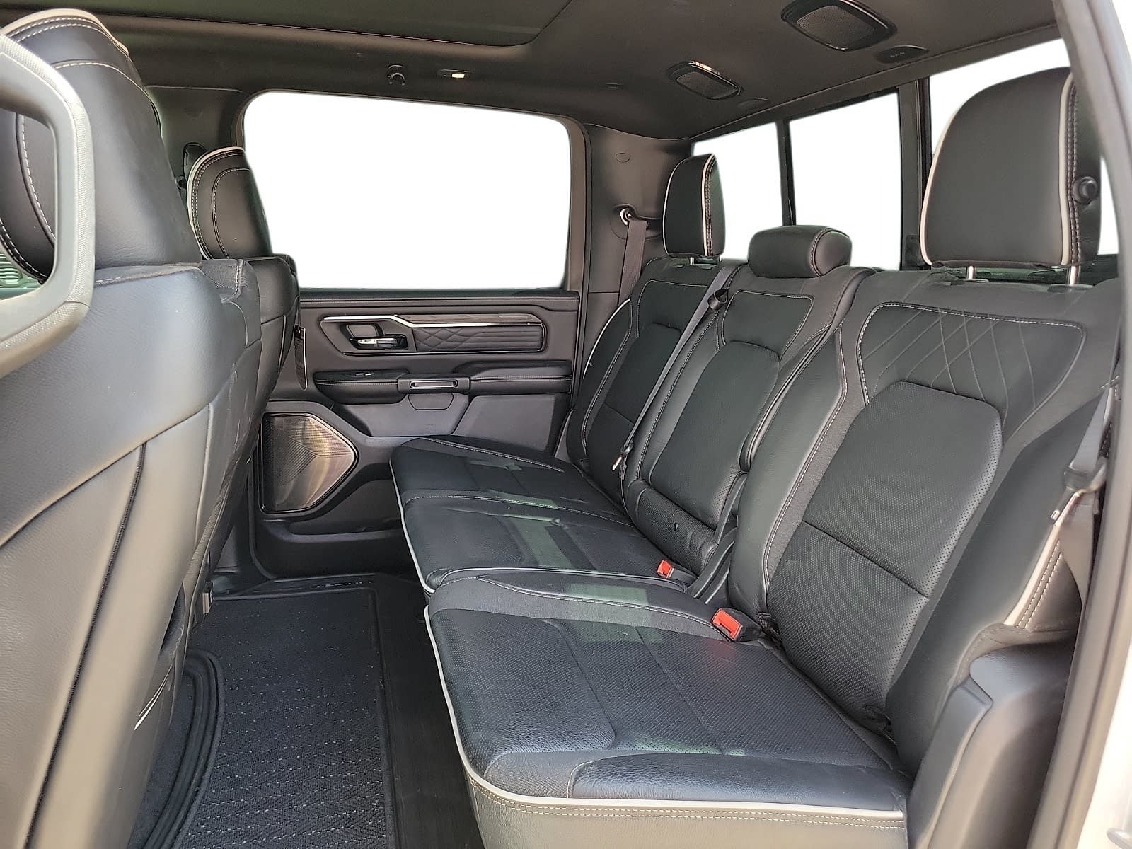 Used 2025 RAM 1500 Limited AWD/4WD image 8