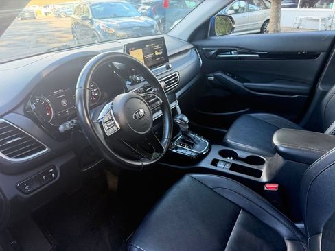Used 2021 Kia Seltos SX w/ SX Sunroof Package AWD/4WD image 12