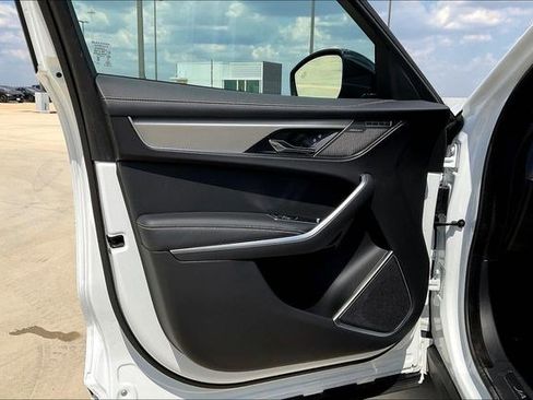 Used 2025 Jaguar F-PACE R-Dynamic S image 28