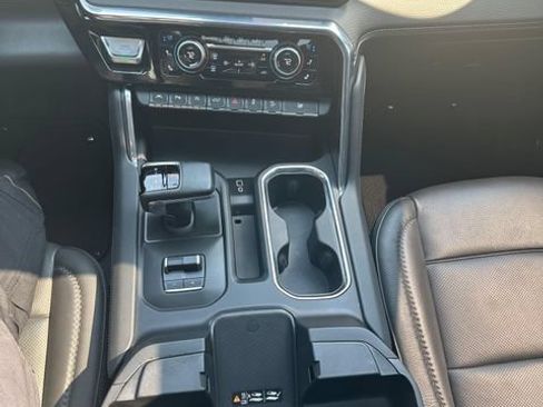 Used 2024 GMC Sierra 1500 Denali w/ Technology Package AWD/4WD image 18