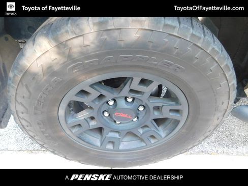 Used 2024 Toyota 4Runner SR5 Premium w/ Moonroof Package AWD/4WD image 8
