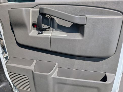 Used 2017 Chevrolet Express 3500 LT w/ LT Preferred Equipment Group image 33