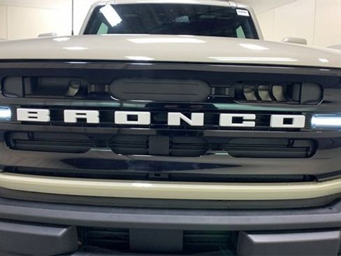 Certified 2025 Ford Bronco Outer Banks w/ Sasquatch Package image 46