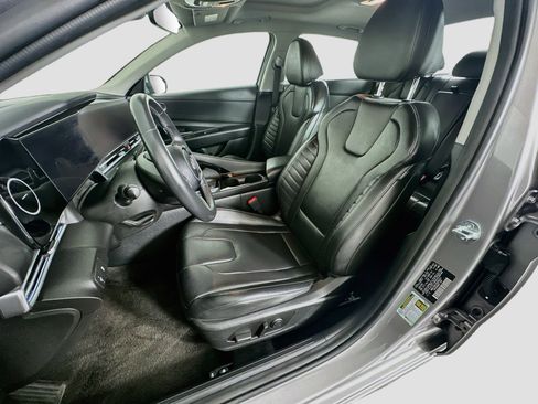 Used 2024 Hyundai Elantra Limited FWD image 13