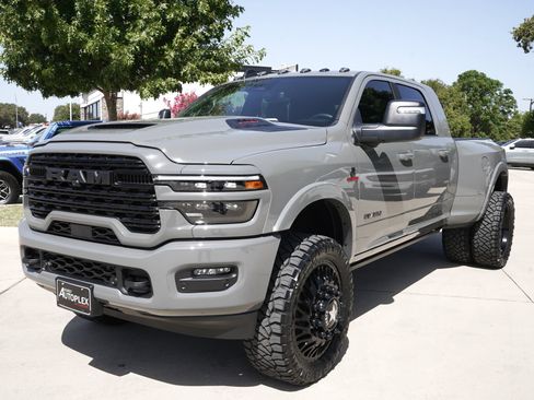 Used 2026 RAM 3500 Limited AWD/4WD image 8