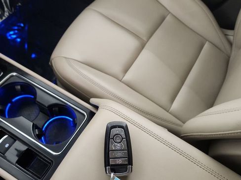 Used 2021 Lincoln Corsair FWD w/ Equipment Group 101A image 21