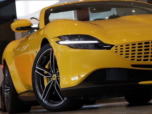 Certified 2025 Ferrari Roma Spider RWD image 35