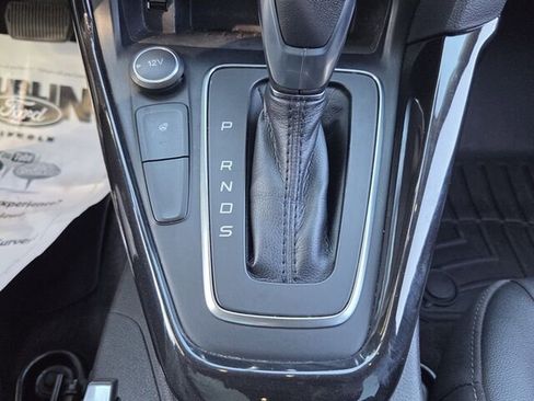 Used 2018 Ford Focus Titanium FWD image 21