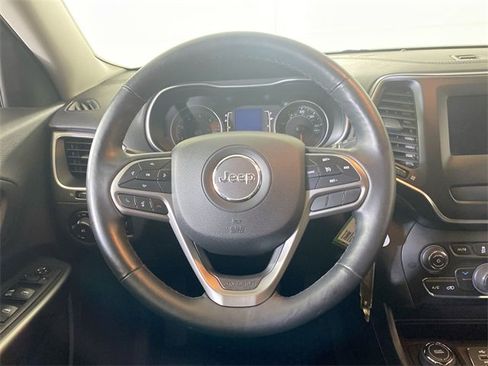 Used 2019 Jeep Cherokee Latitude w/ Cold Weather Group image 34