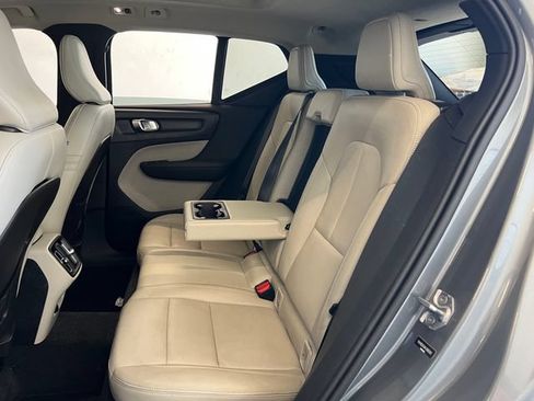 Used 2019 Volvo XC40 T5 Momentum AWD/4WD image 40