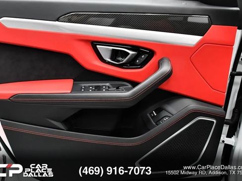 Used 2022 Lamborghini Urus AWD/4WD image 18