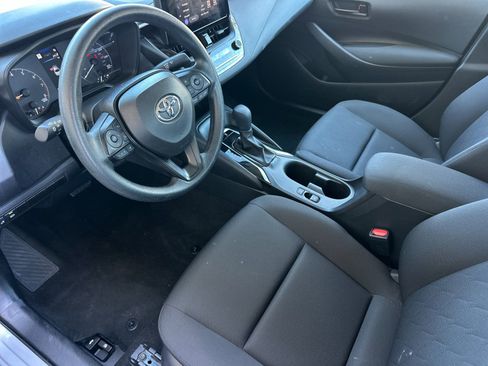 Used 2025 Toyota Corolla LE image 9