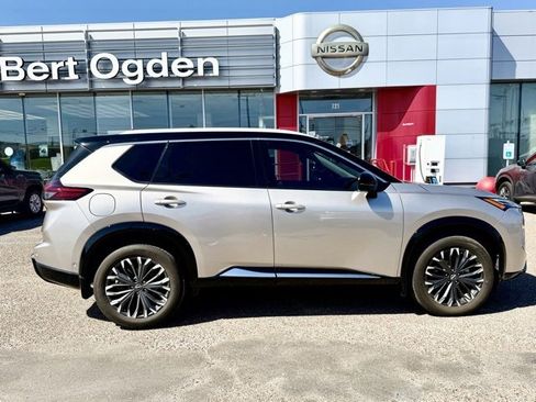 Certified 2024 Nissan Rogue Platinum w/ Platinum Premium Package image 8