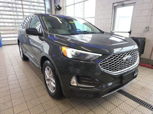 Certified 2024 Ford Edge SEL w/ Convenience Package image 3