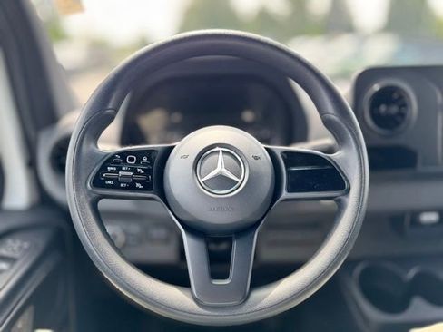 Used 2021 Mercedes-Benz Sprinter 2500 image 20