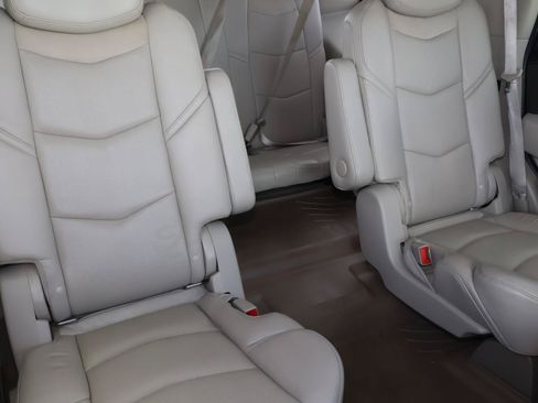 Used 2019 Cadillac Escalade Premium Luxury w/ LPO, Radiant Package RWD image 22