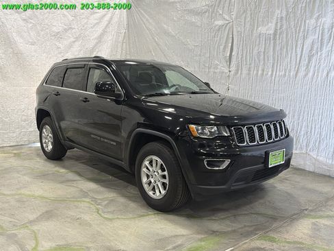 Used 2018 Jeep Grand Cherokee Laredo AWD/4WD image 2
