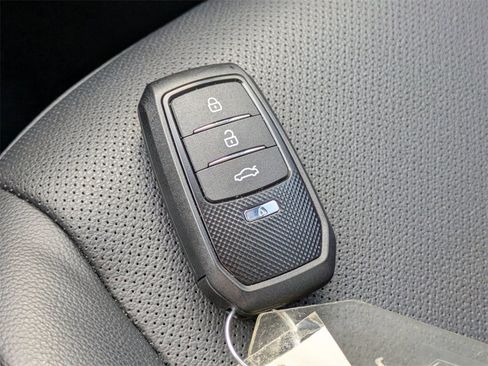 Used 2023 Kia Sportage EX image 29