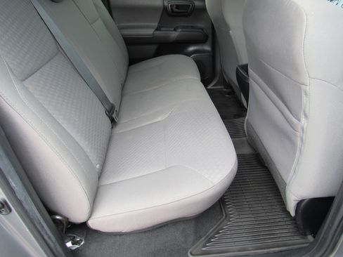 Used 2022 Toyota Tacoma SR image 18