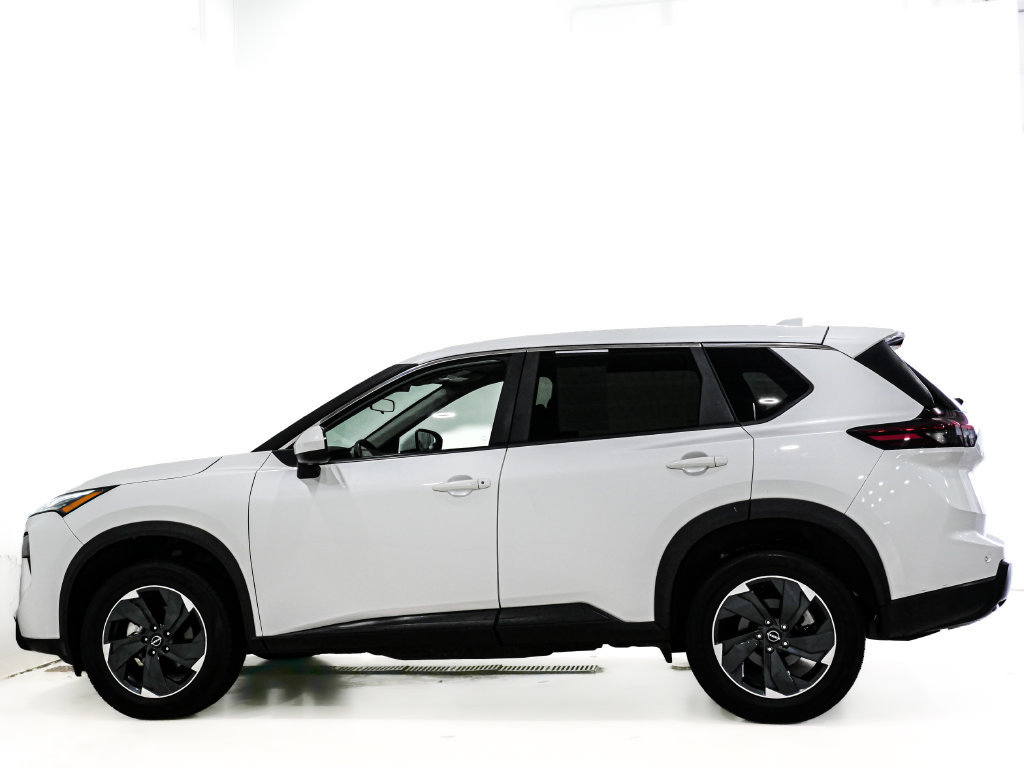 Used 2024 Nissan Rogue SV AWD/4WD image 5