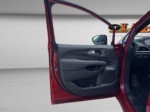 New 2026 Chrysler Pacifica Select image 23