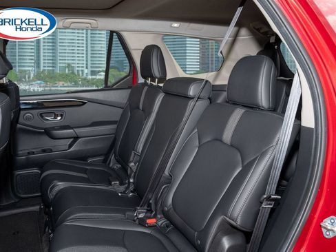 Certified 2025 Honda Pilot Touring image 18