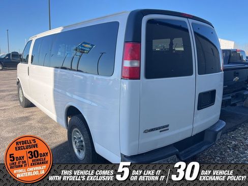 Used 2016 Chevrolet Express 3500 LT w/ LT Preferred Equipment Group image 2