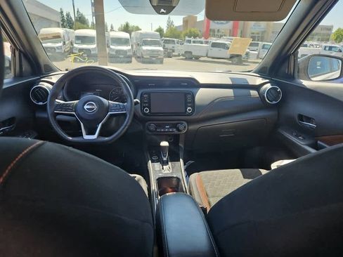 Used 2023 Nissan Kicks SR FWD image 8
