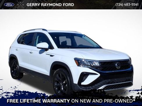 Used 2023 Volkswagen Taos SE image 1