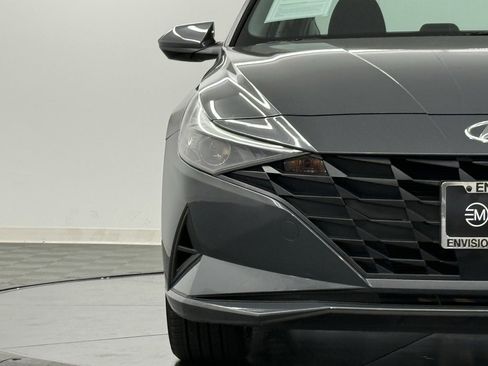 Used 2023 Hyundai Elantra SEL w/ Convenience Package image 4