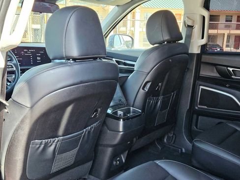 Used 2025 Kia Telluride S image 14