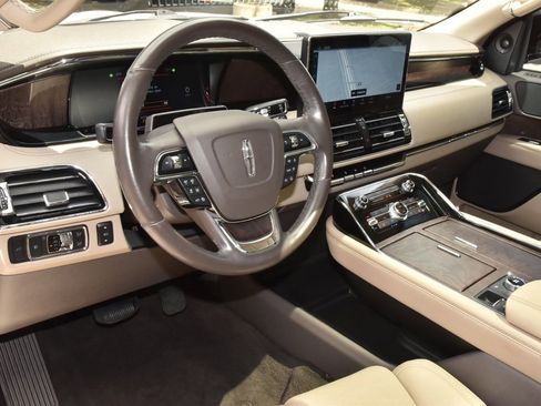 Used 2022 Lincoln Navigator Reserve AWD/4WD image 34