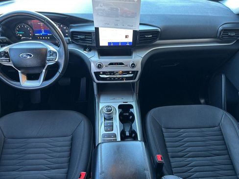 Used 2020 Ford Explorer XLT image 14