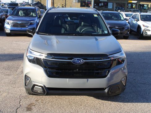 New 2025 Subaru Forester Touring image 2