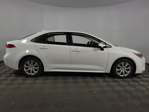 Used 2025 Toyota Corolla LE image 14