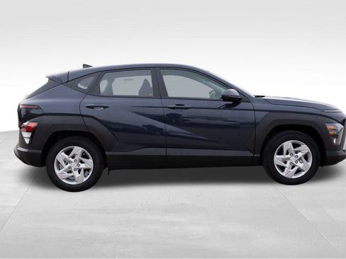 New 2026 Hyundai Kona SE image 9