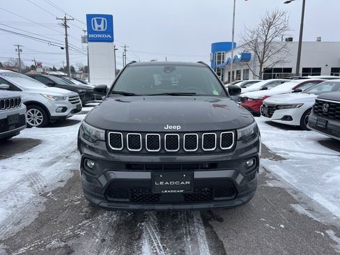 Used 2023 Jeep Compass Latitude w/ Convenience Group image 8