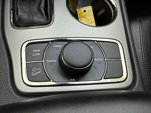 Certified 2020 Jeep Grand Cherokee Limited X image 27