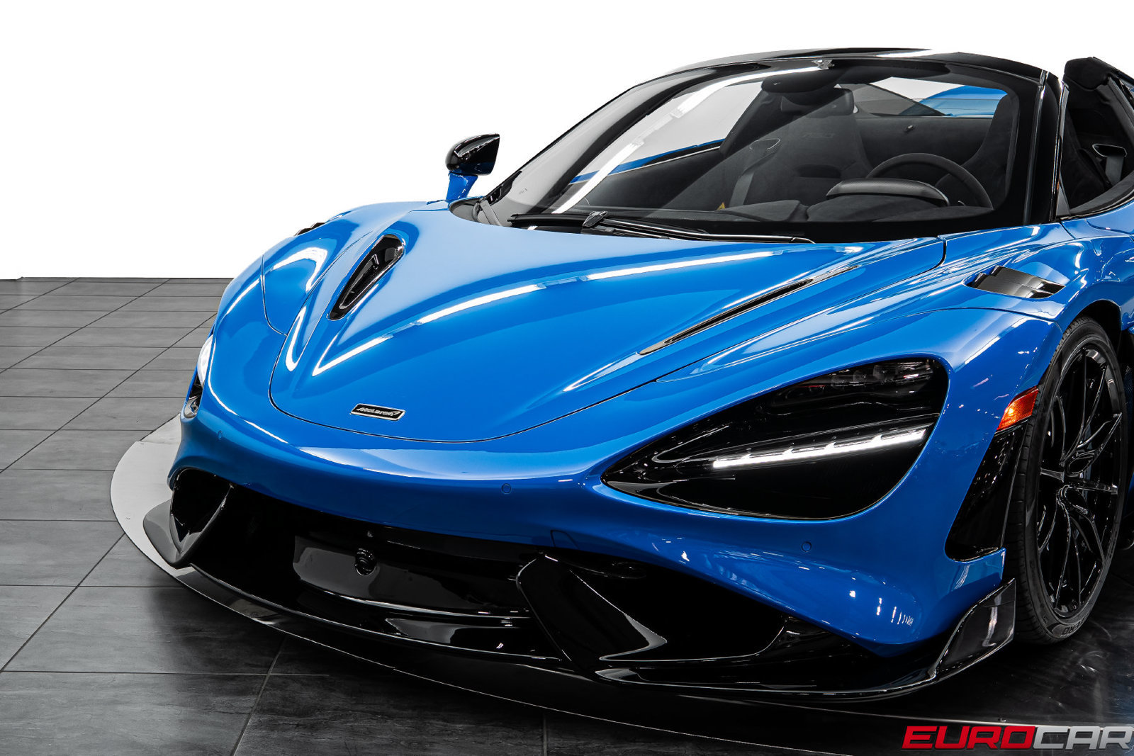 Used 2022 McLaren 765LT RWD image 17