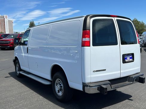Certified 2022 Chevrolet Express 2500 w/ Driver Convenience Package image 7
